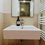 Daire Atelier Thermal, 2 Chambres, Lits Queen Size, Calme, By Tidhome *