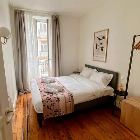 Apartment Atelier Thermal, 2 Chambres, Lits Queen Size, Calme, By Tidhome Stays Nancy